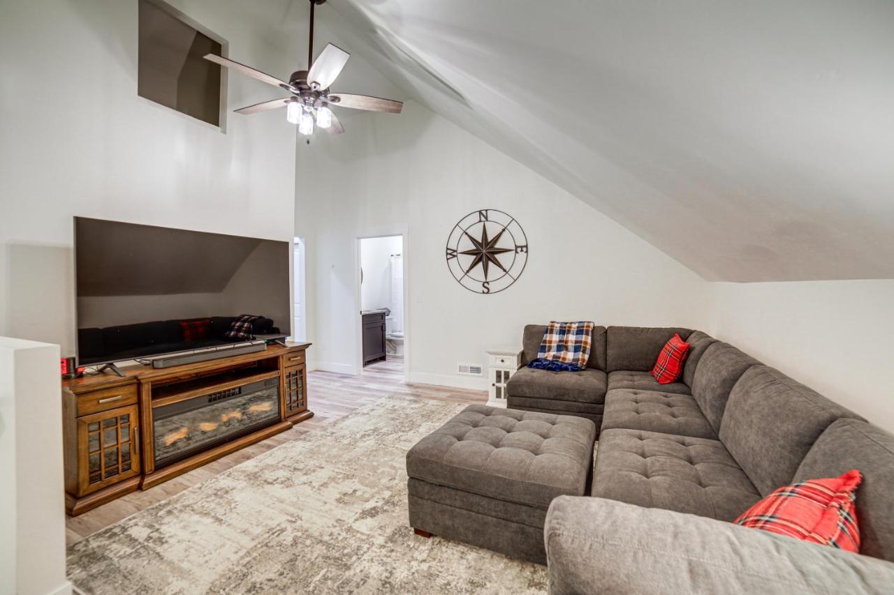 Teton Valley Getaway With Private Deck And Hot Tub! アシュトン エクステリア 写真