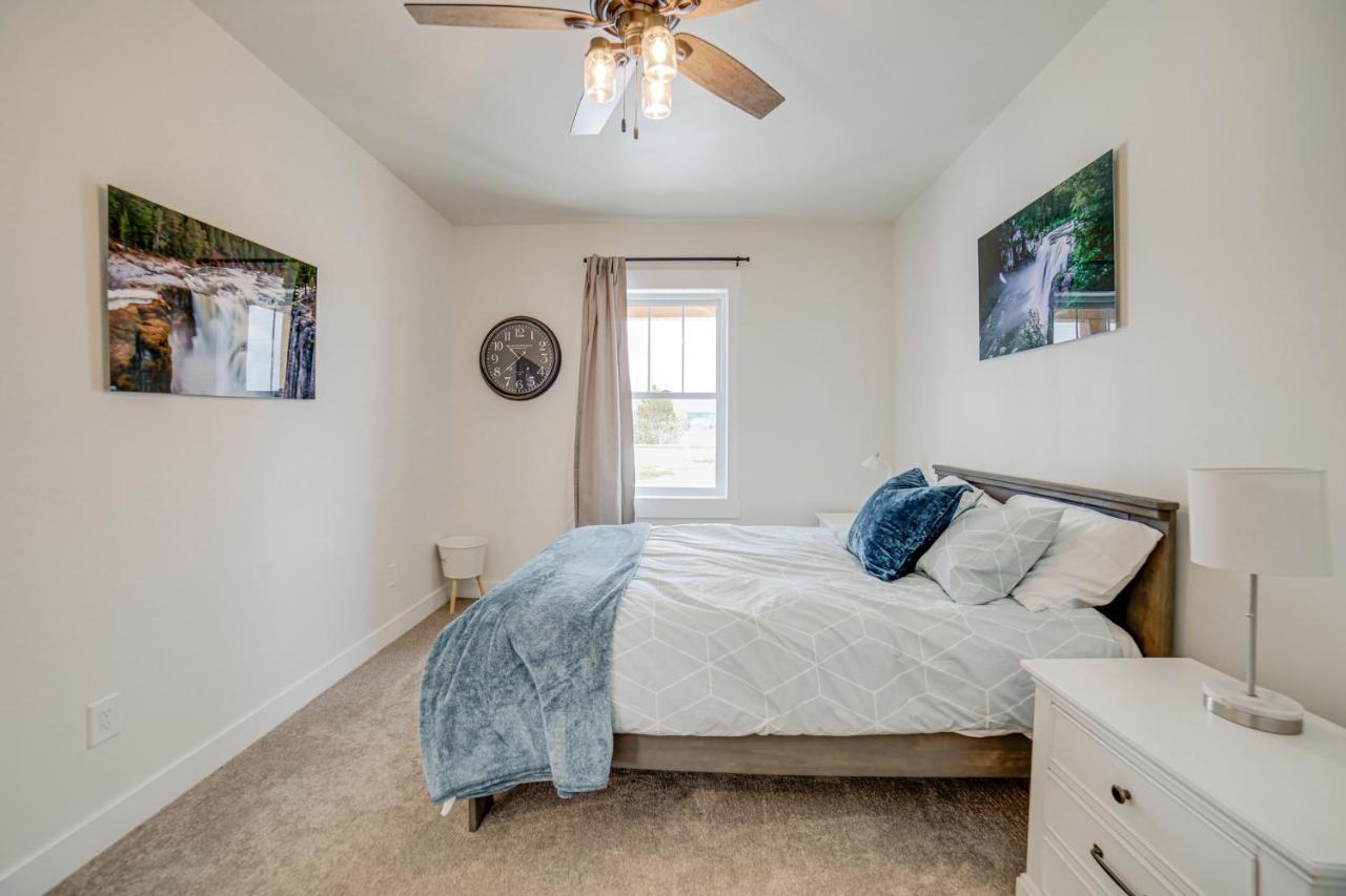 Teton Valley Getaway With Private Deck And Hot Tub! アシュトン エクステリア 写真